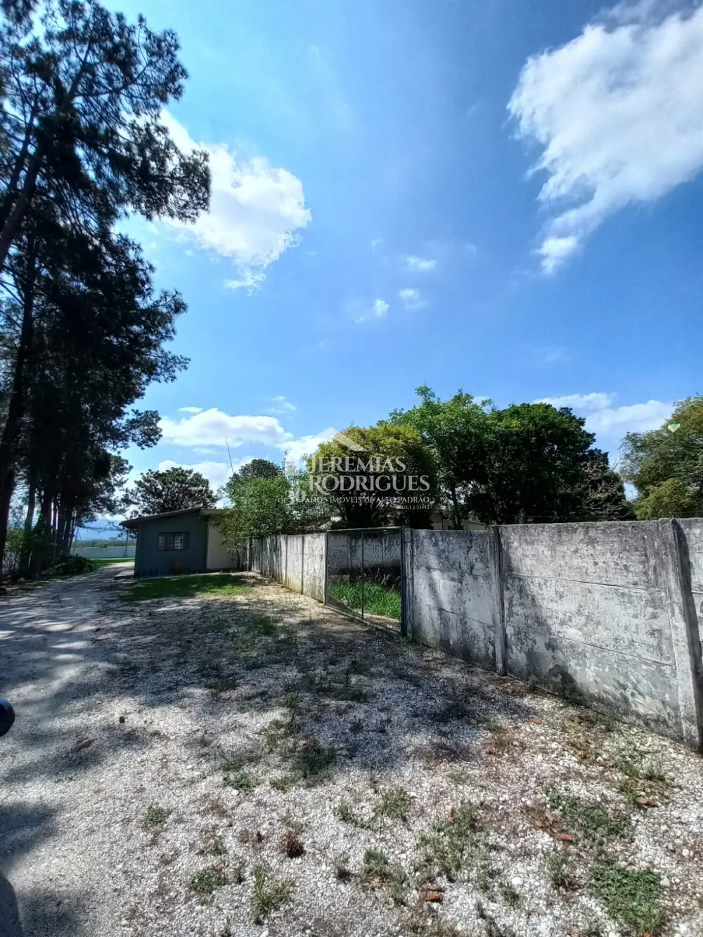 Chácara com 4 quartos, 5.580 m², à venda em Pindamonhangaba/SP