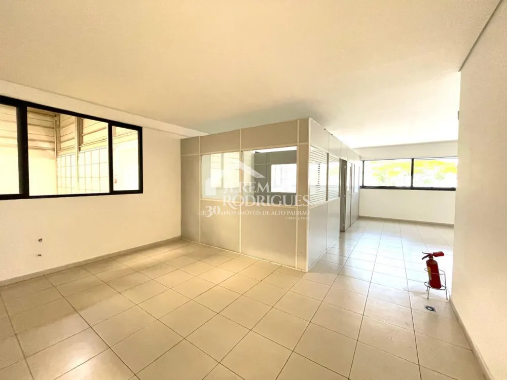 Galpão com 4.800 m² - Jardim Independência - Taubaté/SP.