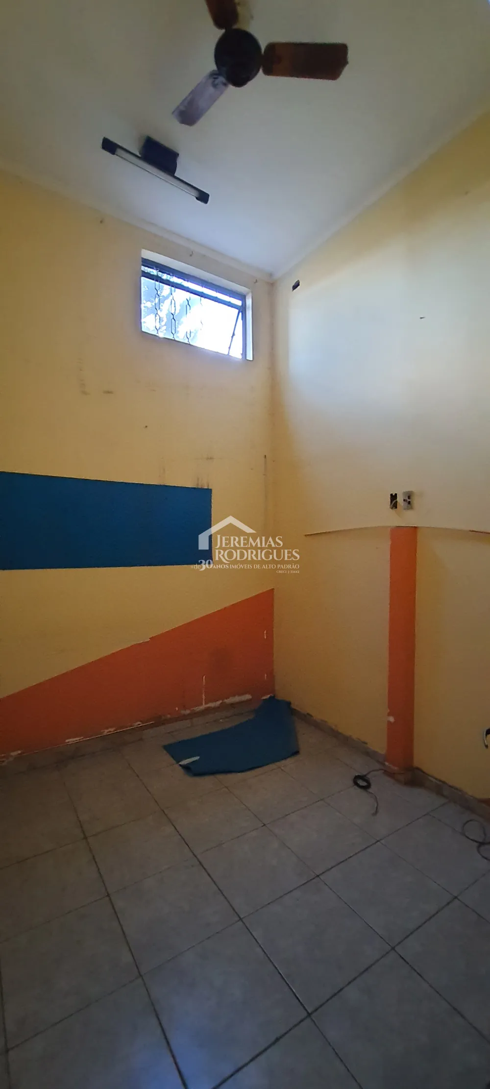 Prédio comercial com 310 m² -  Independencia - Taubaté/SP