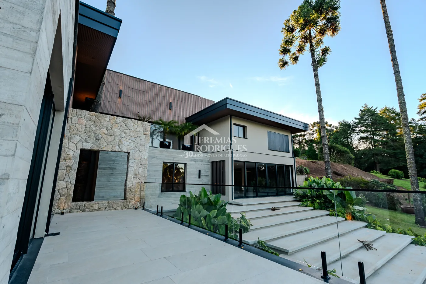 Casa de 2727 m² à venda por R$ 15.000.000,00 - Campos do Jordão/SP