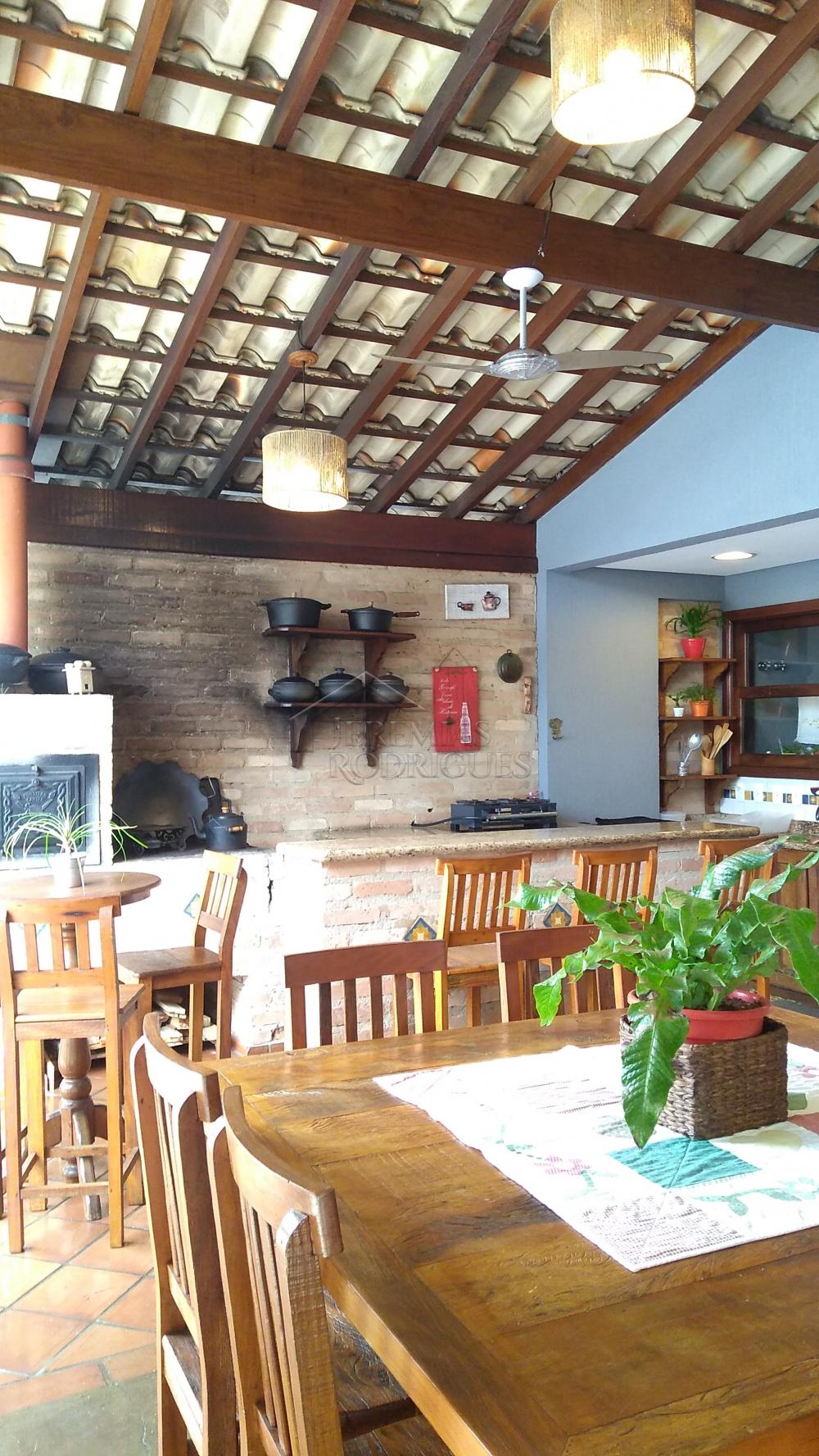 Casa à venda com 4 dormitórios no Condomínio Taubaté Village em Taubaté/SP. 