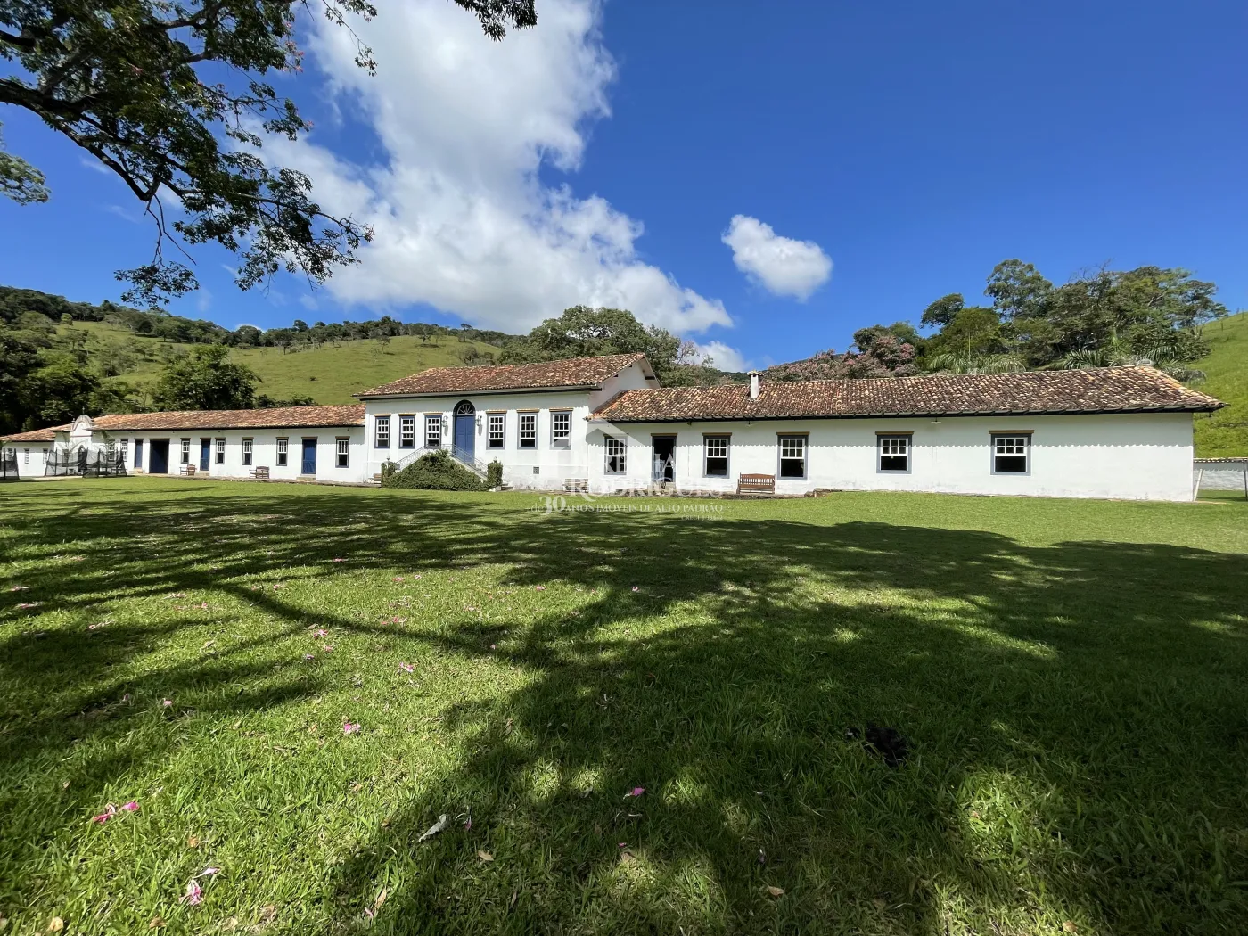 Fazenda com 12 dormitórios - Taubaté/SP