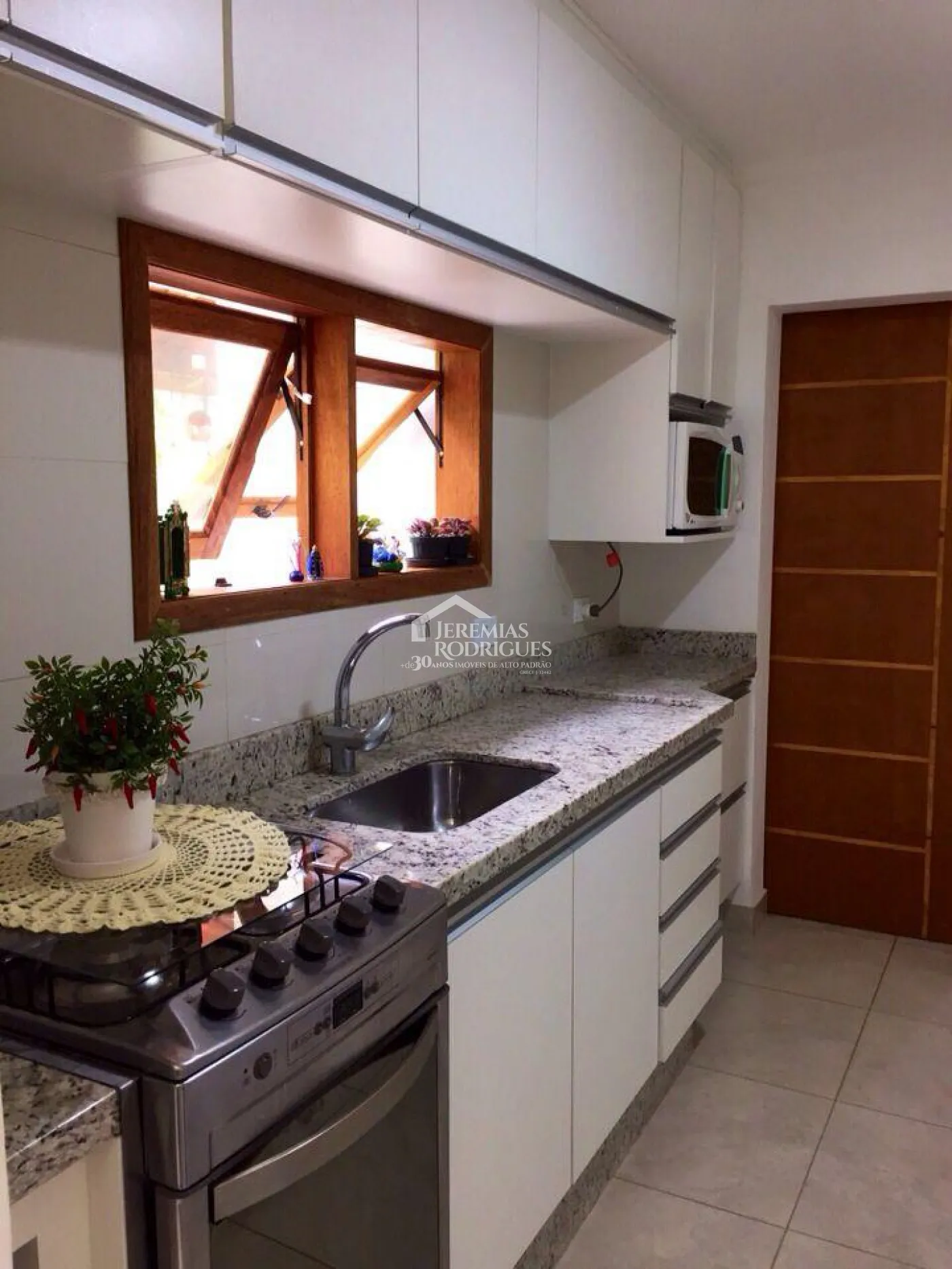 Casa com 3 dormitórios, 135 m² - Condomínio Chácaras Cataguá - Taubaté/SP