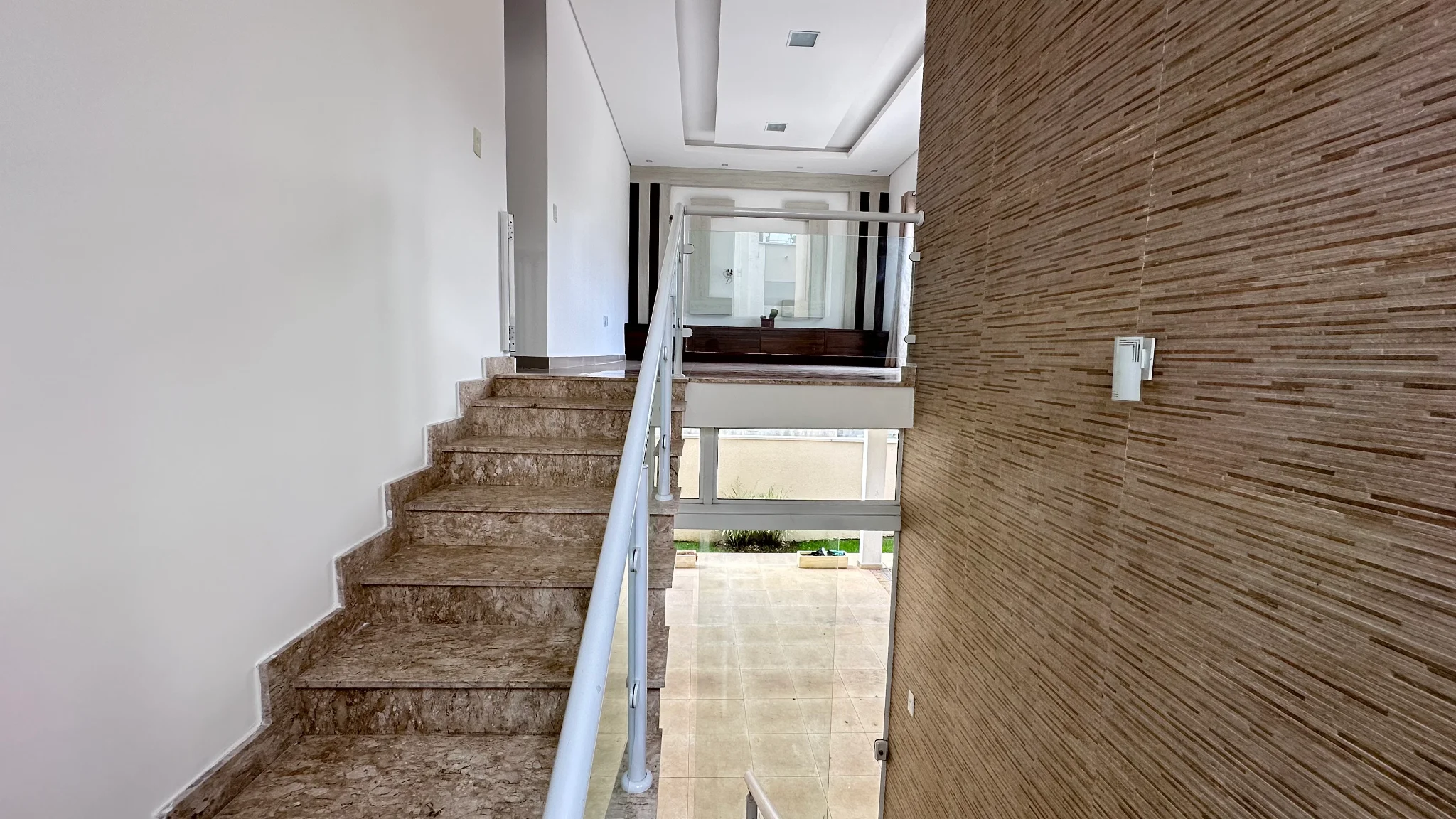 Casa para locação e venda no Condomínio Reserva dos Lagos em Pindamonhangaba/SP.