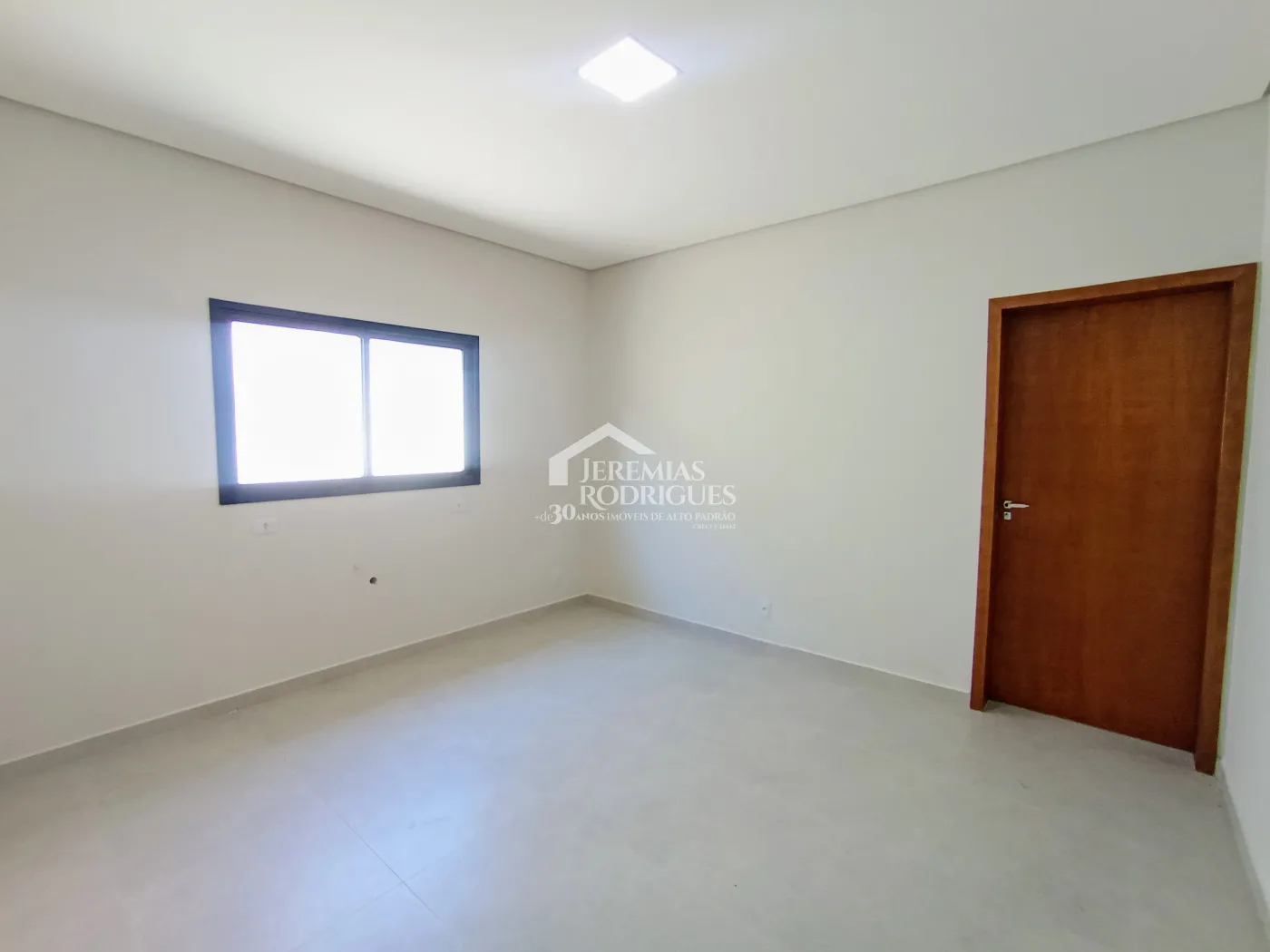 Ponto comercial para locação com 106 m² no Centro em Taubaté/SP