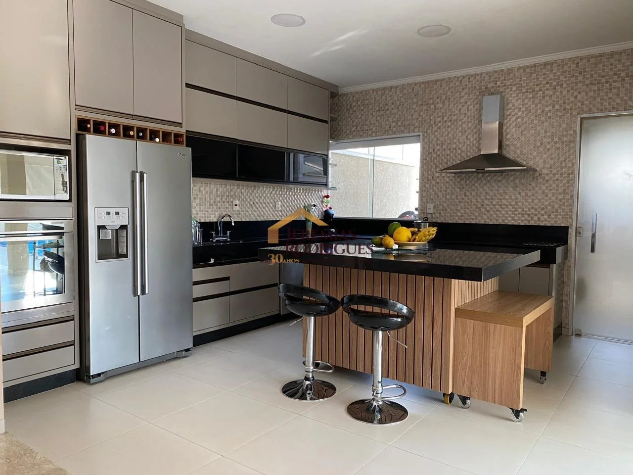 Casa Semi mobiliada para locação e venda no Condomínio Campos Conde II Chambord em Tremembé/SP. — foto 2