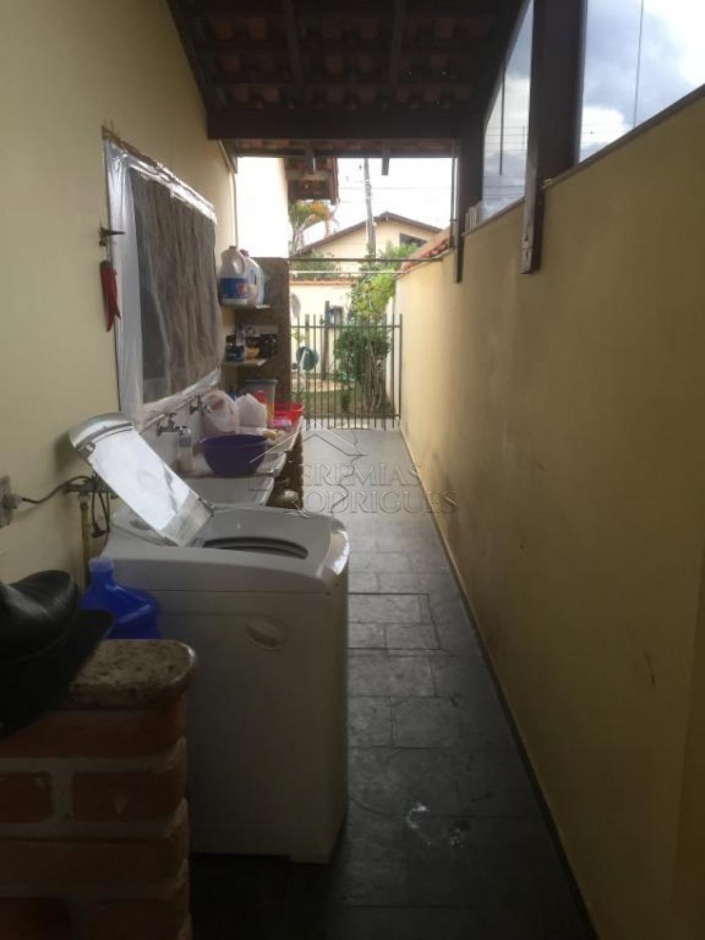 Casa à venda por R$ 800.000,00 - Pindamonhangaba/SP