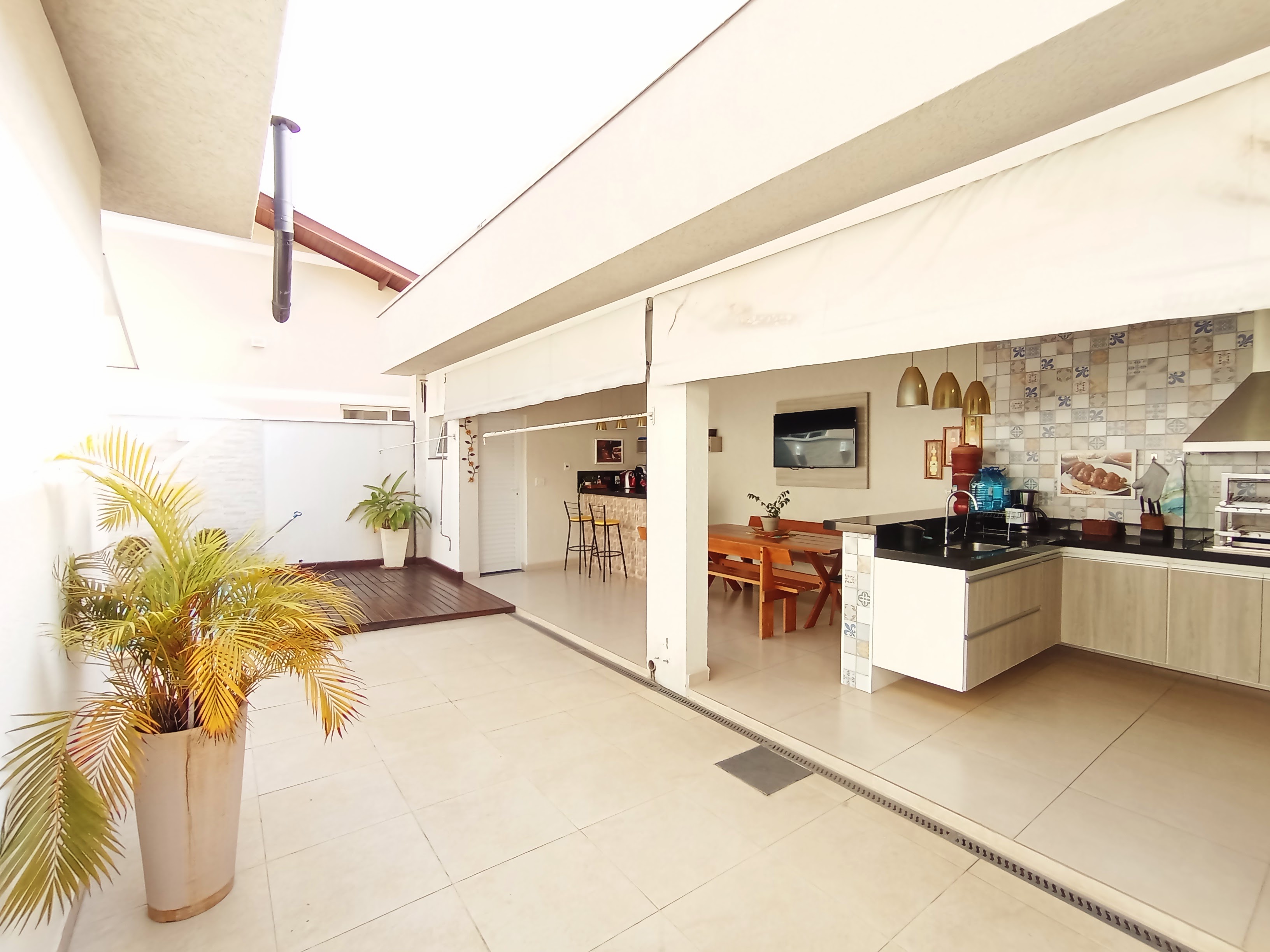 Casa à venda com 2 dormitórios no Condomínio Verdes Vales em Taubaté/SP.