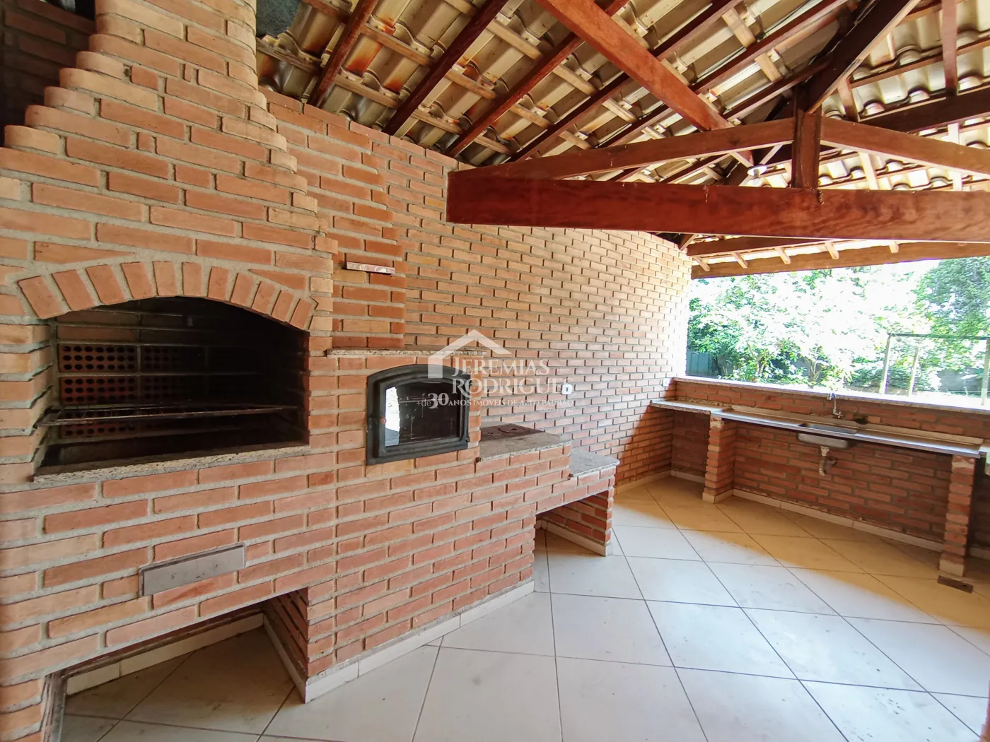 Chácara para locação com 4 dormitórios no bairro Jardim Carlota em Moreira Cesar/SP