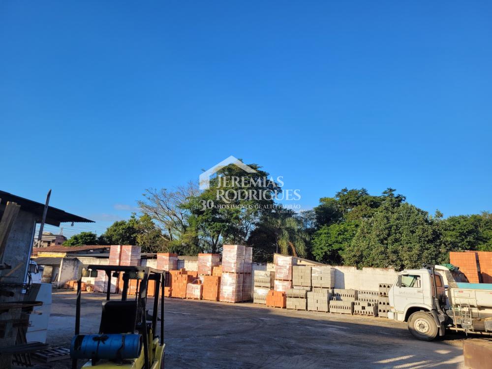 Galpão com área total de 1.600 m² - Pindamonhangaba/SP