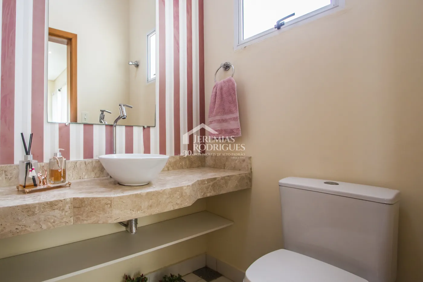 Casa com 4 dormitórios, 295 m² - Condomínio Reserva dos Lagos - Pindamonhangaba/SP