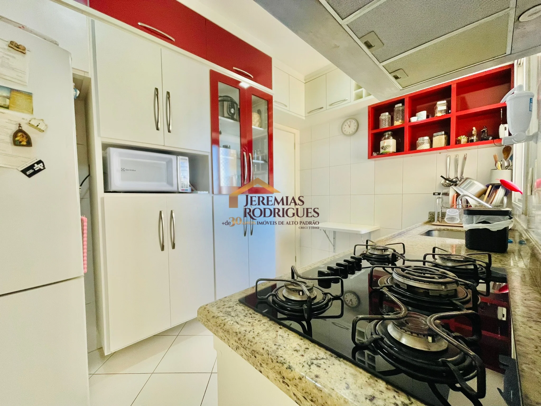 Apartamento à venda no Edifício Sauípe em Taubaté/SP.
