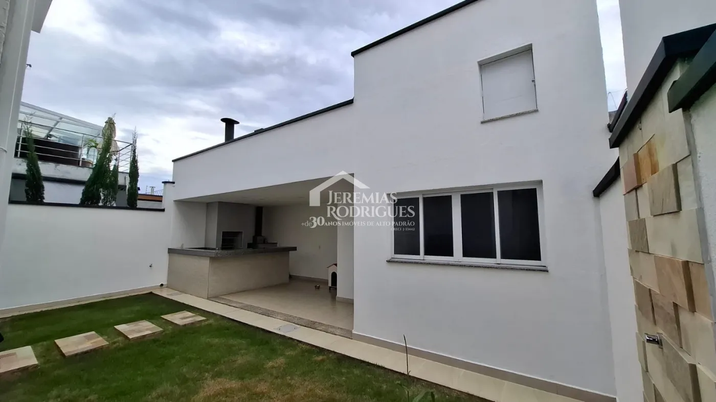 Casa à venda com 3 dormitórios no Condomínio Campos do Conde II - Chambord em Tremembé/SP