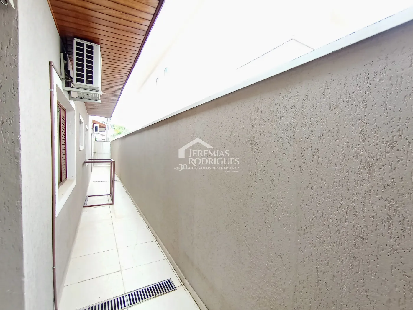 Casa para venda e locação com 3 dormitórios no Condomínio Taubaté Village em Taubaté/SP