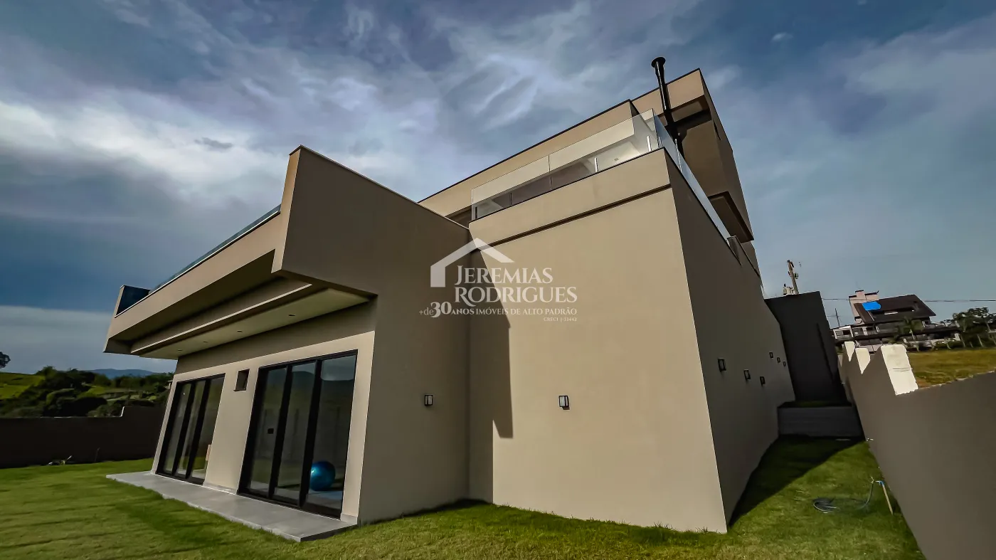 Casa com 3 suítes, 611 m² - Condomínio Village da Serra - Tremembé/SP