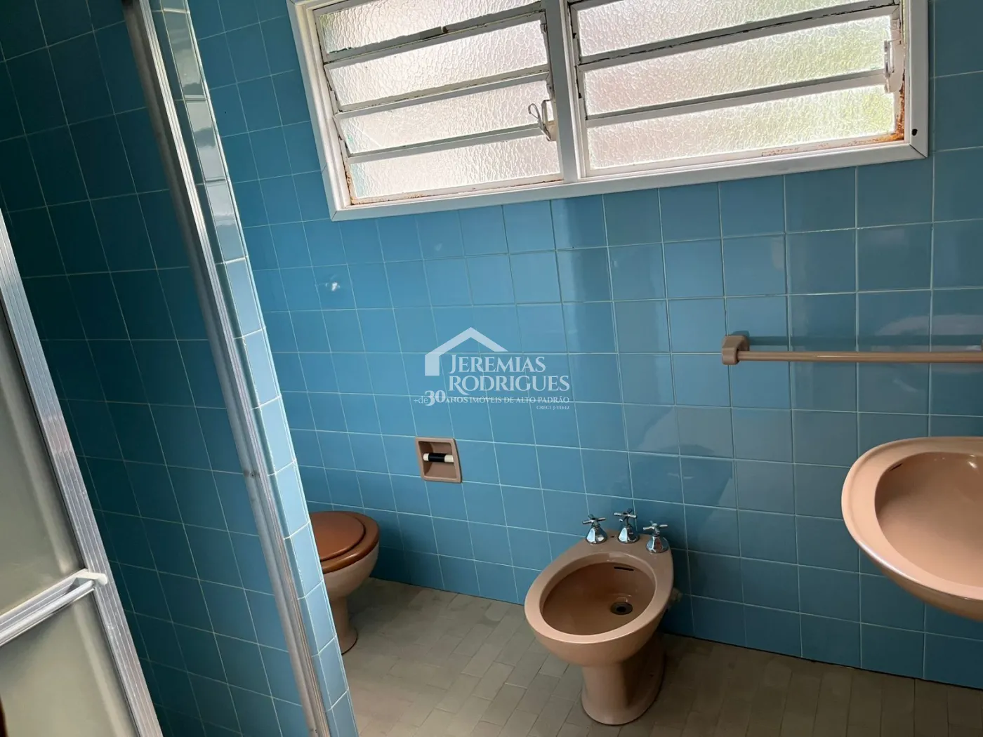 Casa para venda com 3 dormitórios no Jardim do Embaixador em Campos do Jordão/SP