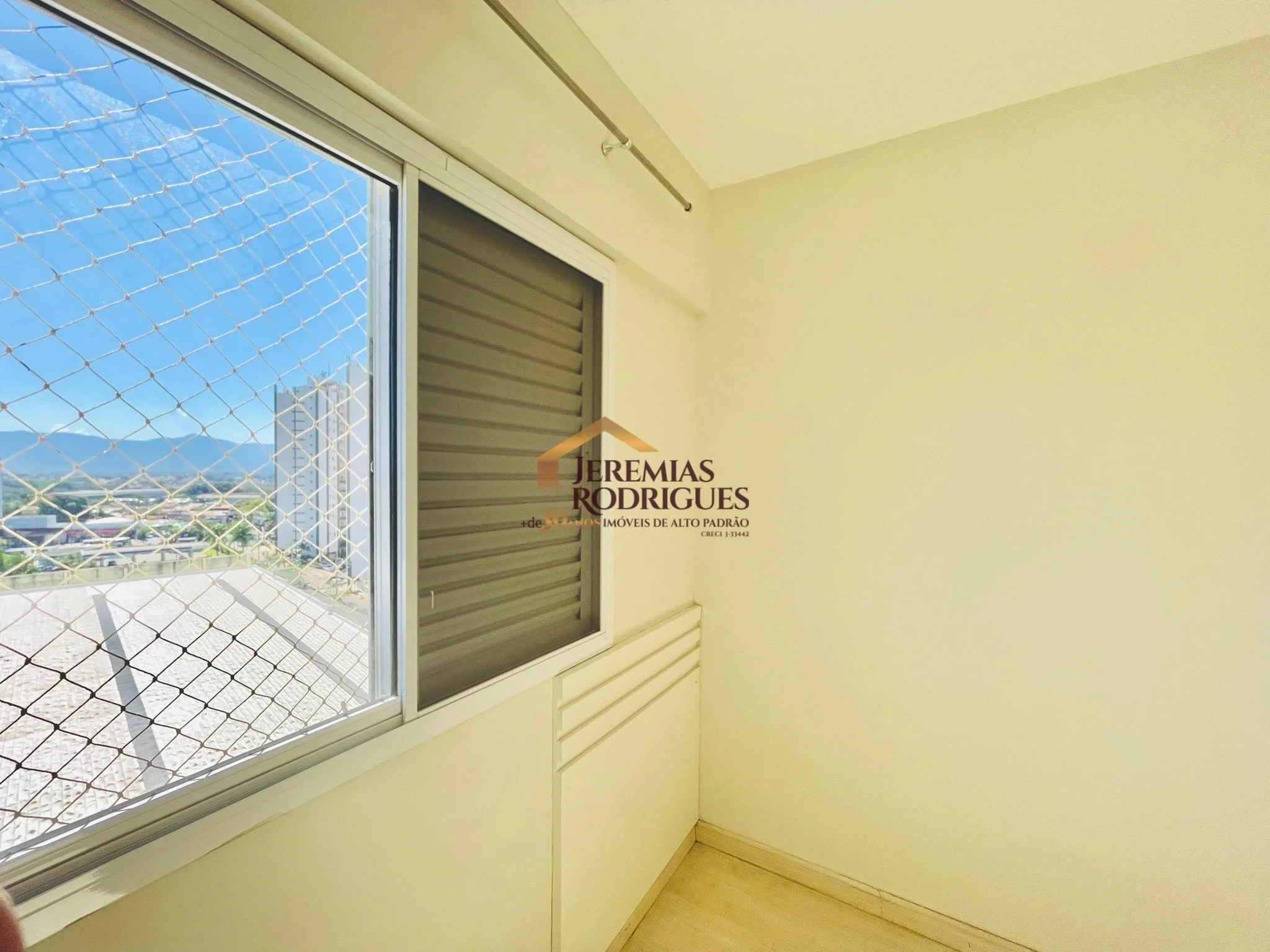 Apartamento para locação no Condomínio Varandas da Mantiqueira em Taubaté/SP.