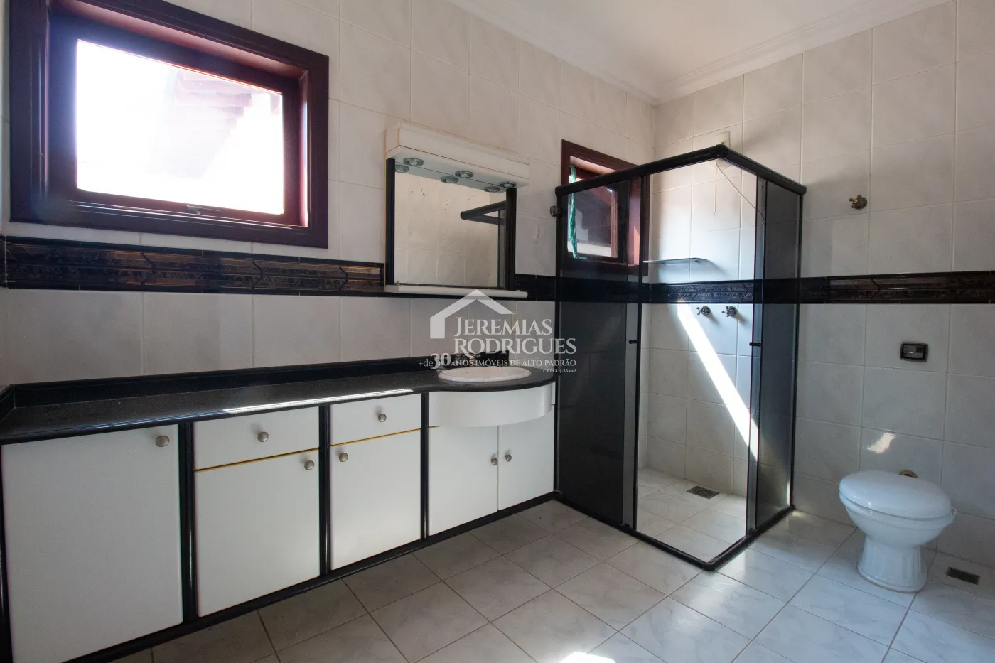Casa com 4 suítes, 576 m² - Condomínio Village Paineiras - Pindamonhangaba/SP