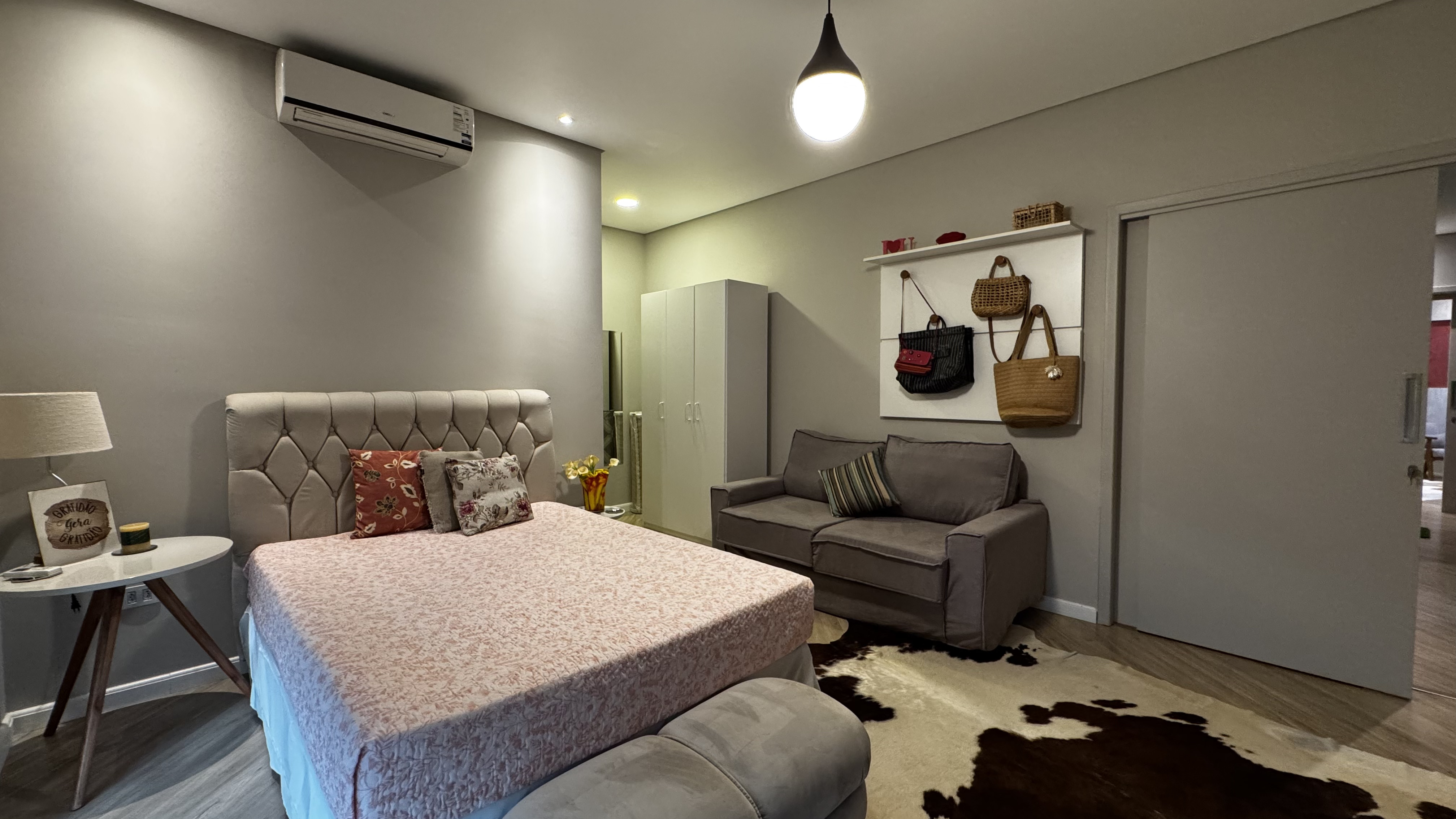 Casa à venda com 3 suítes no Condomínio Reserva dos Lagos em Pindamonhangaba/SP.