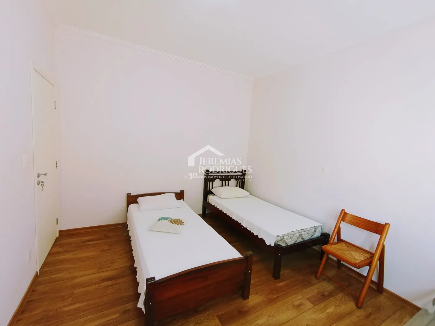 Casa à venda com 4 dormitórios no Condomínio Village Paineiras em Pindamonhangaba/SP