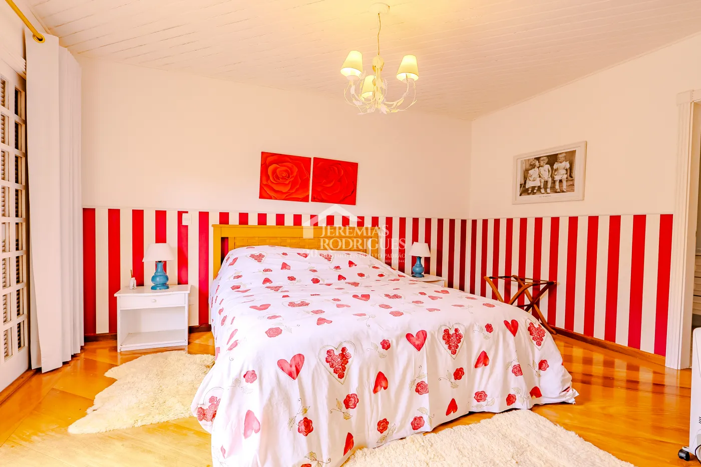 Casa com 6 suítes, 700 m² - Condomínio Vila Simonsen - Campos do Jordão/SP.