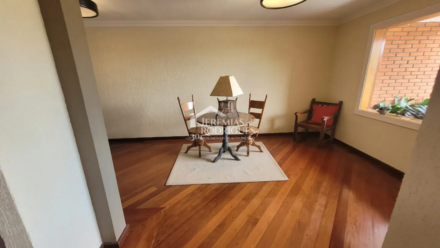 Apartamento à venda com 4 dormitórios, 324m² no Condomínio Le Bourg Saint Maurice em Campos do Jordão/SP.