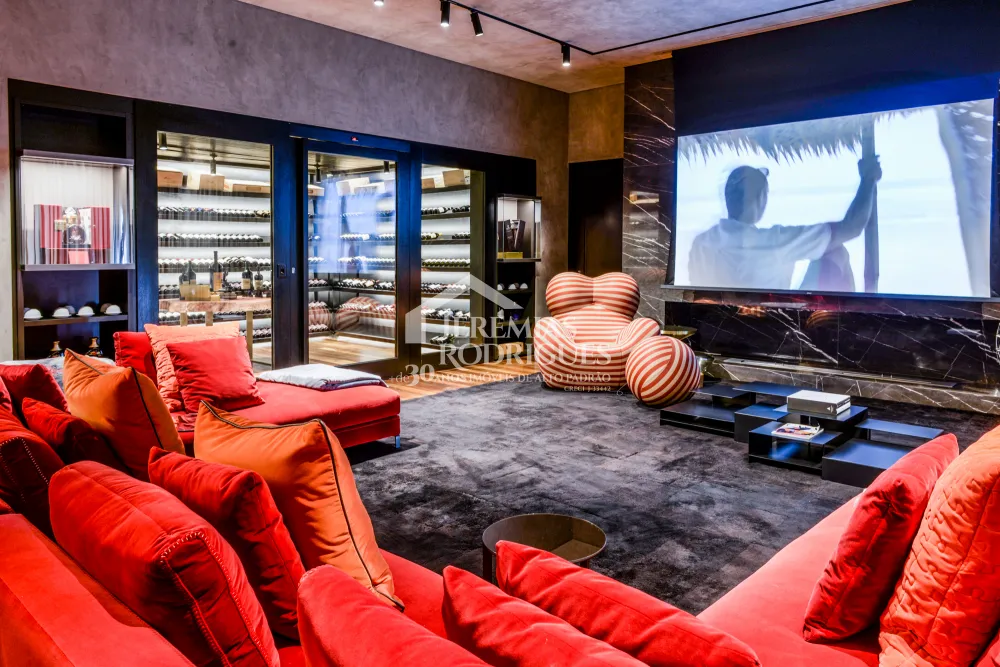 Mansão à venda no Condomínio Pedra do Fogo em Campos do Jordão/SP. 