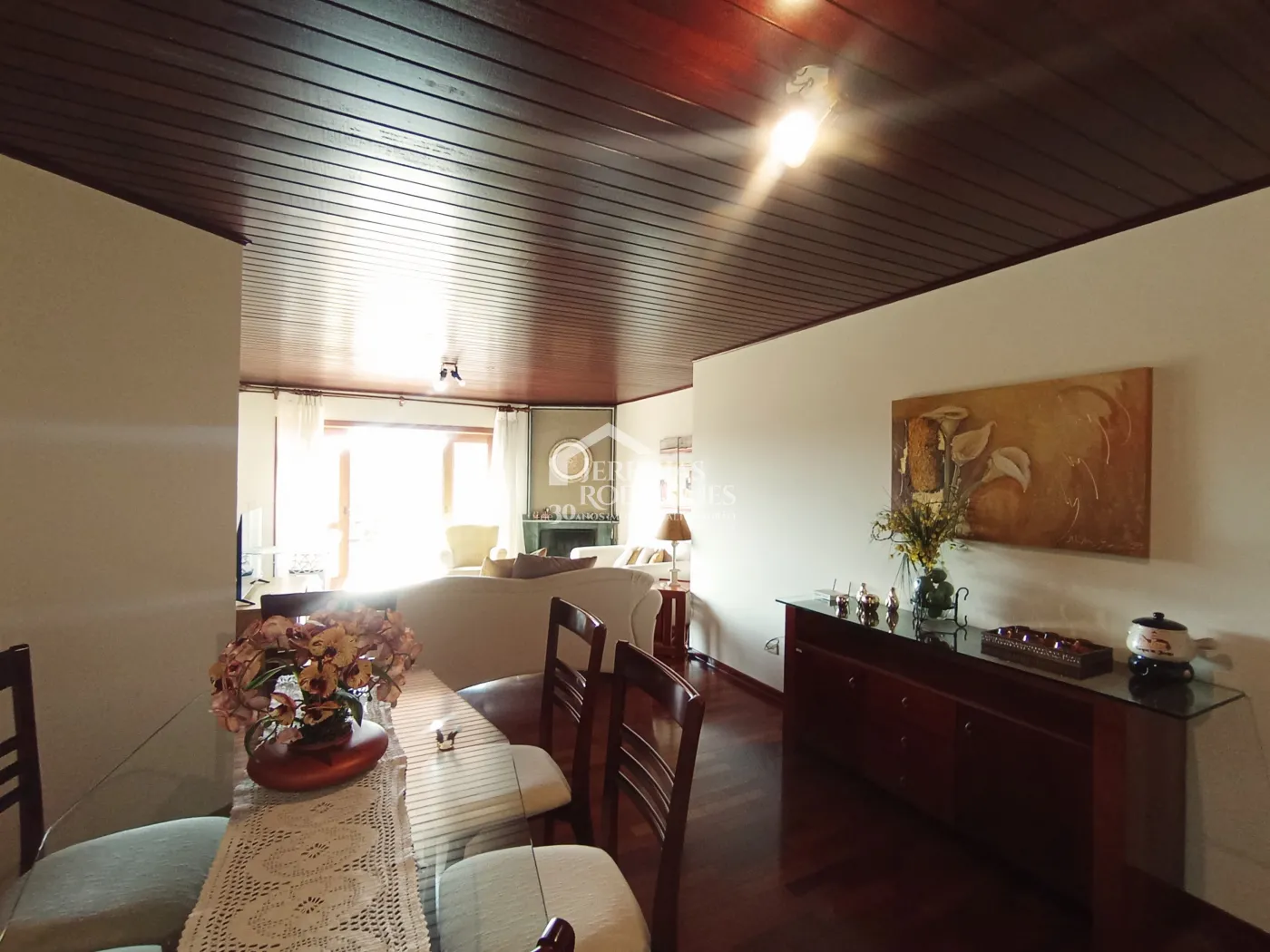 Apartamento para venda com 4 dormitórios no Edifício Solar Bela Vista em Campos do Jordão/SP