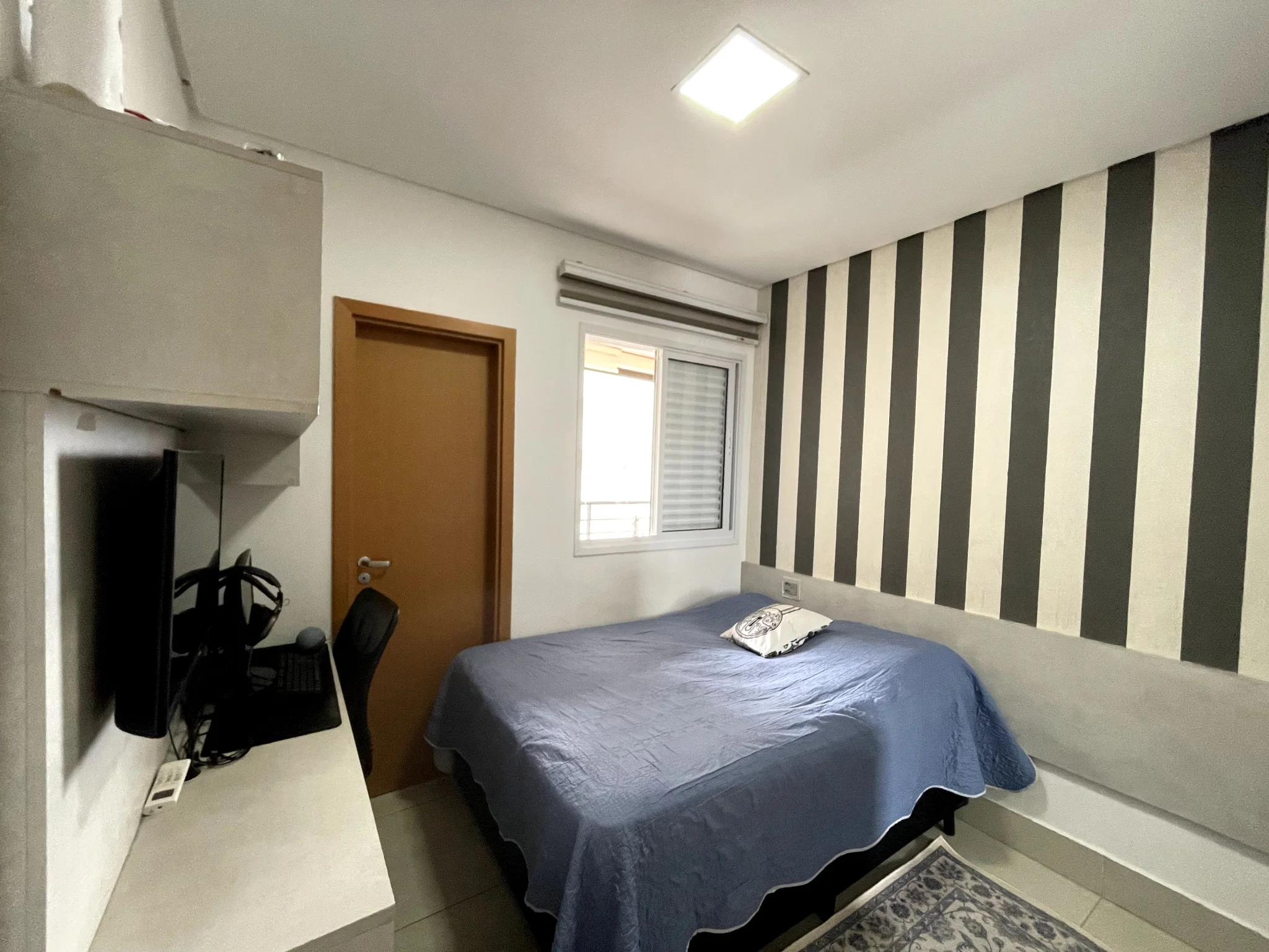 Apartamento à venda com 3 suítes no Condomínio Renaissance em Taubaté/SP. 