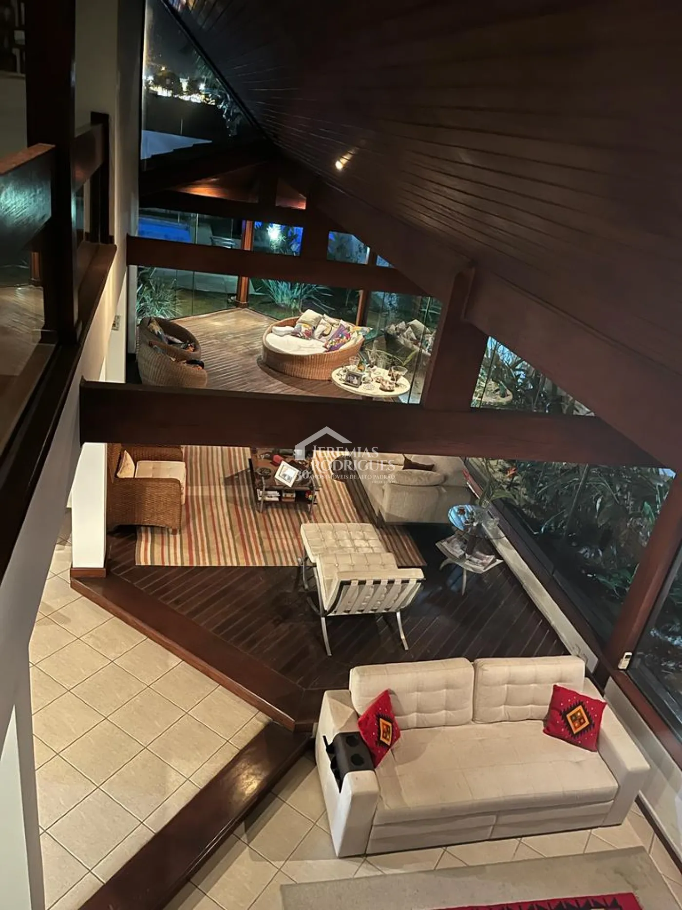 Casa com 3 dormitórios, 480 m² - Jardim Residencial Doutor Lessa - Pindamonhangaba/SP.
