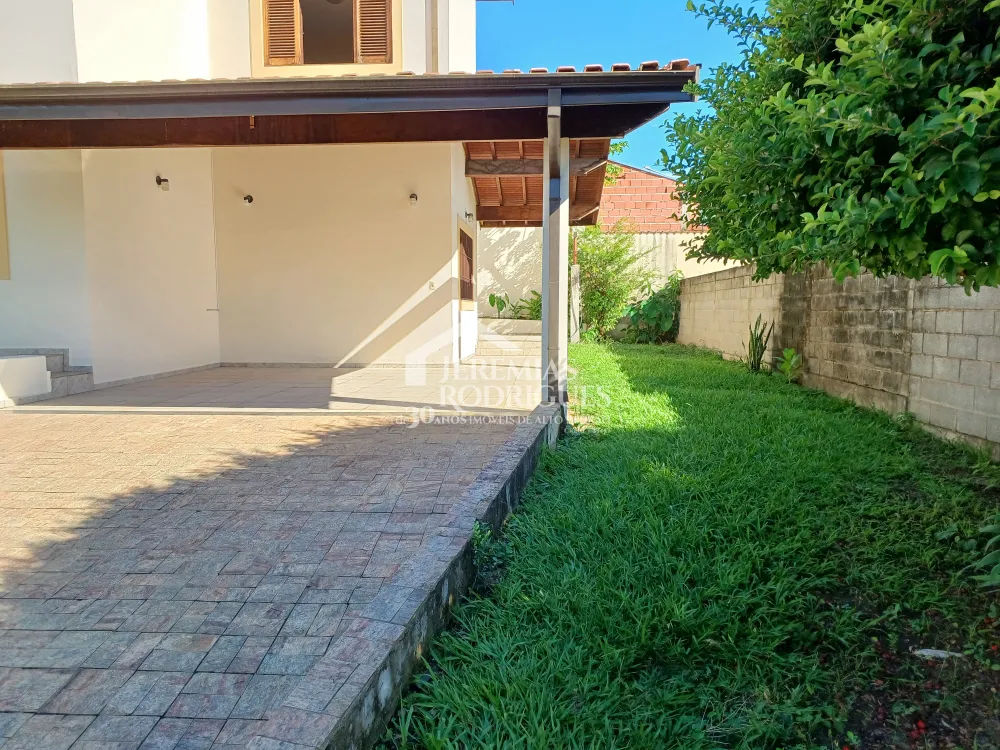 Casa com 3 quartos, 223 m², venda por R$670.000 - Campo Alegre - Pindamonhangaba/SP