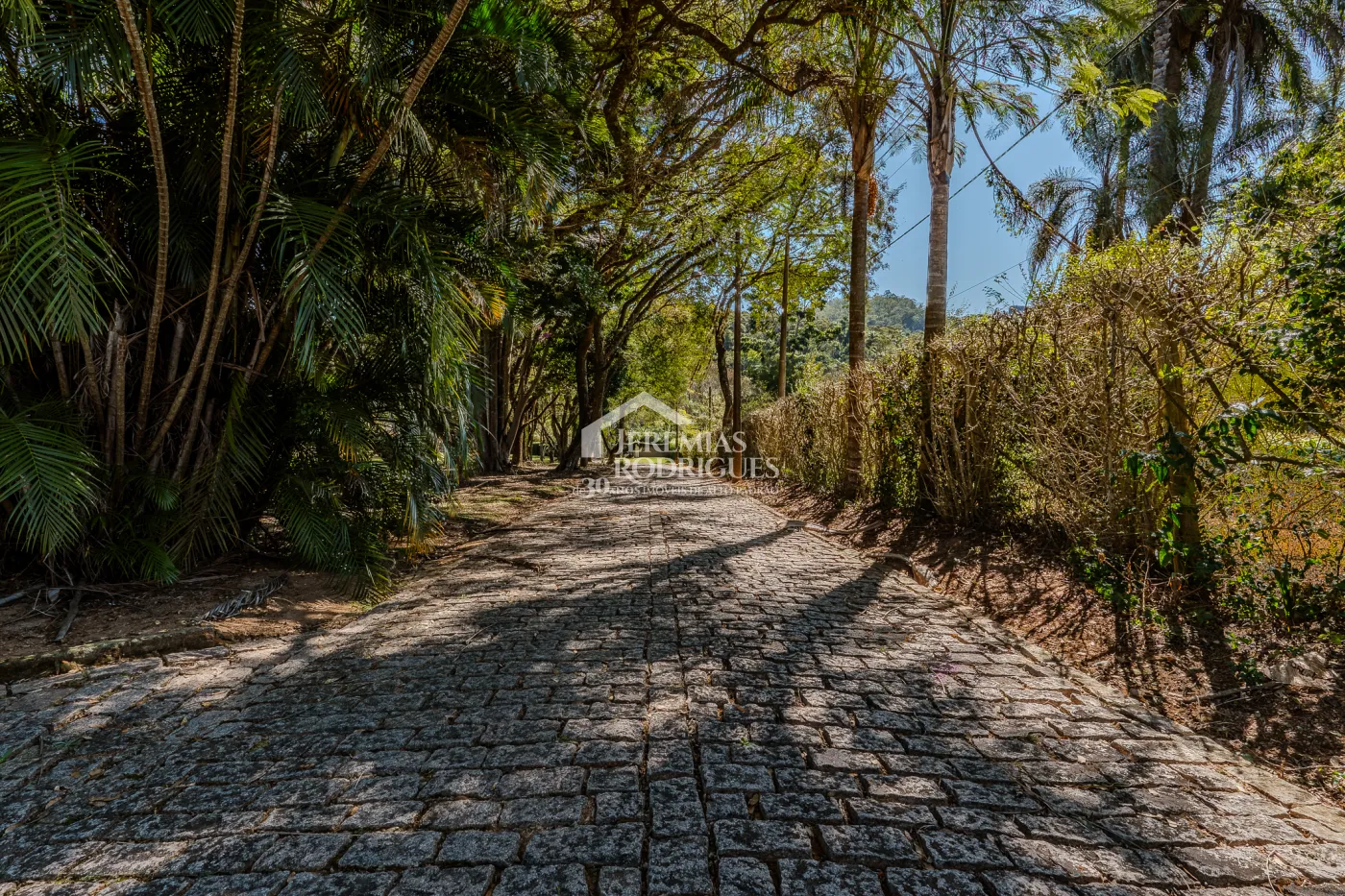 Fazenda à venda com 183.000 m² em Campinas/SP.