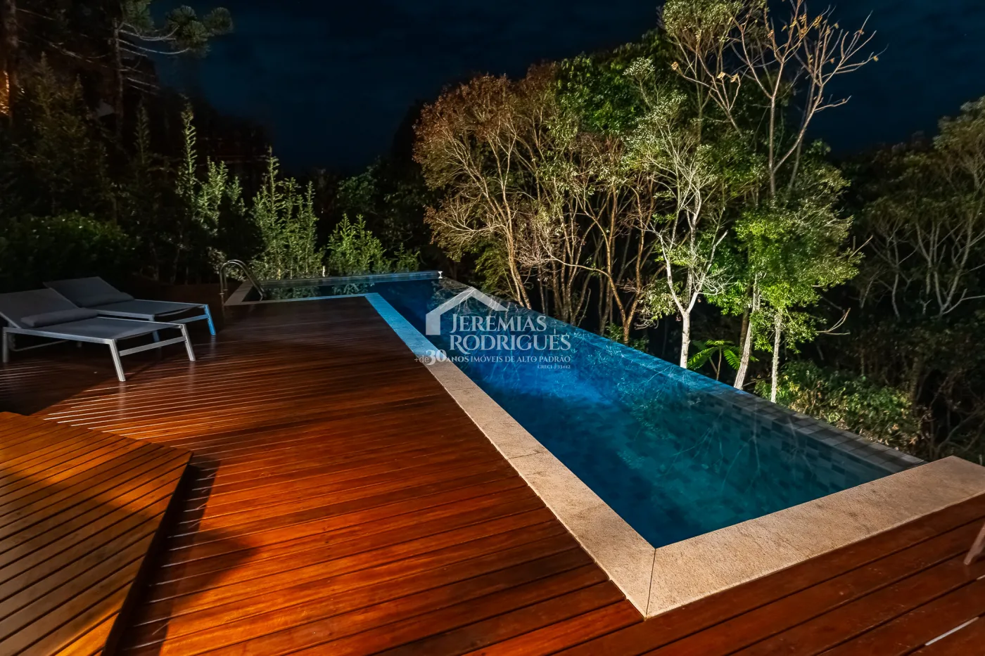 Casa com 4 dormitórios à venda, 330 m² - Parque da Mantiqueira - Santo Antônio do Pinhal/SP