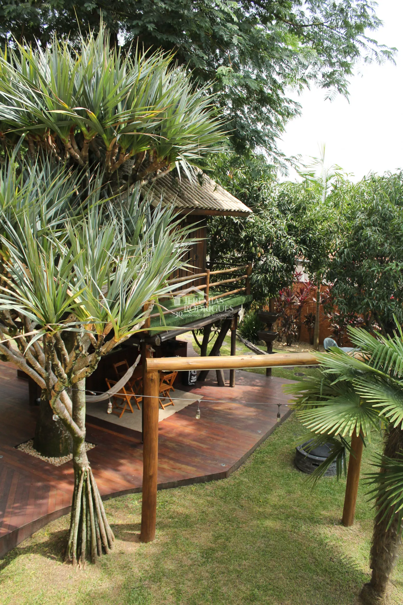 Casa para venda e locação com 5 dormitórios no Condomínio Taubaté Village em Taubaté/SP.