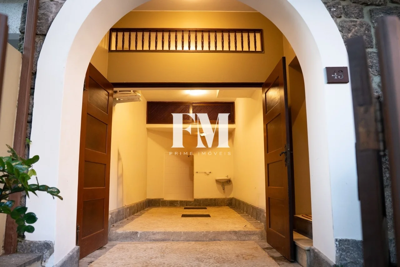 Urca | Casa Clássica | 3 Quartos (1 Suíte) | 260m² Modernizada e Sem Condomínio - foto 19