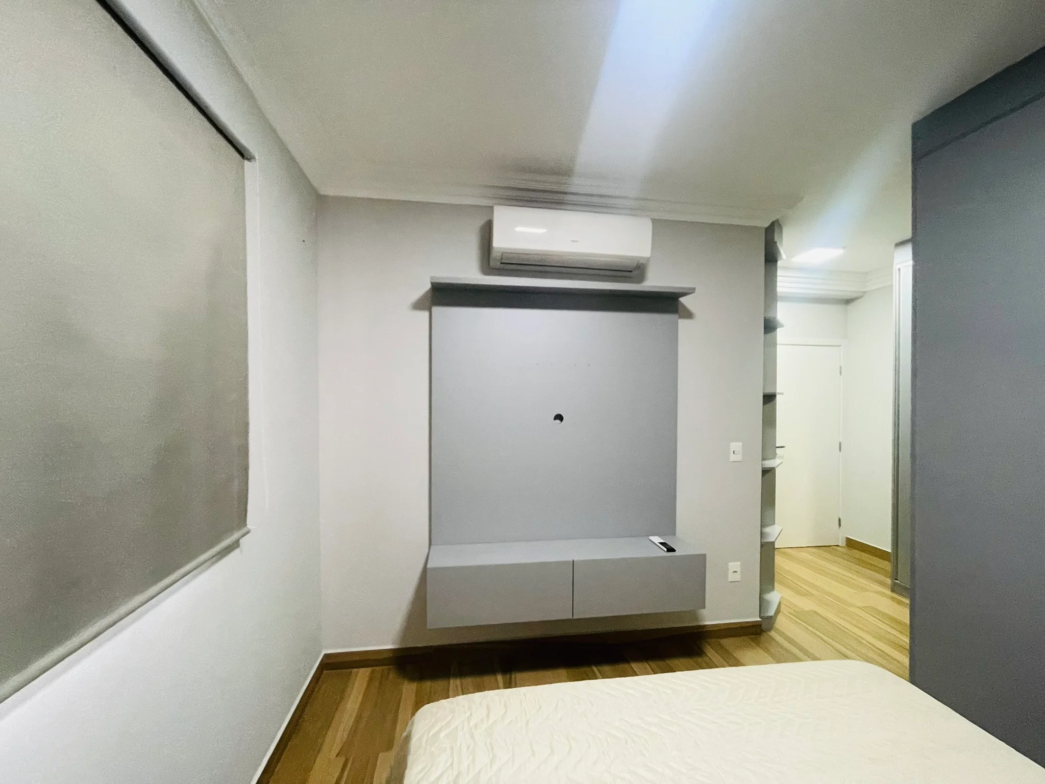 Apartamento à venda com 3 suítes no Condomínio Gran Terrace em Taubaté/SP. 