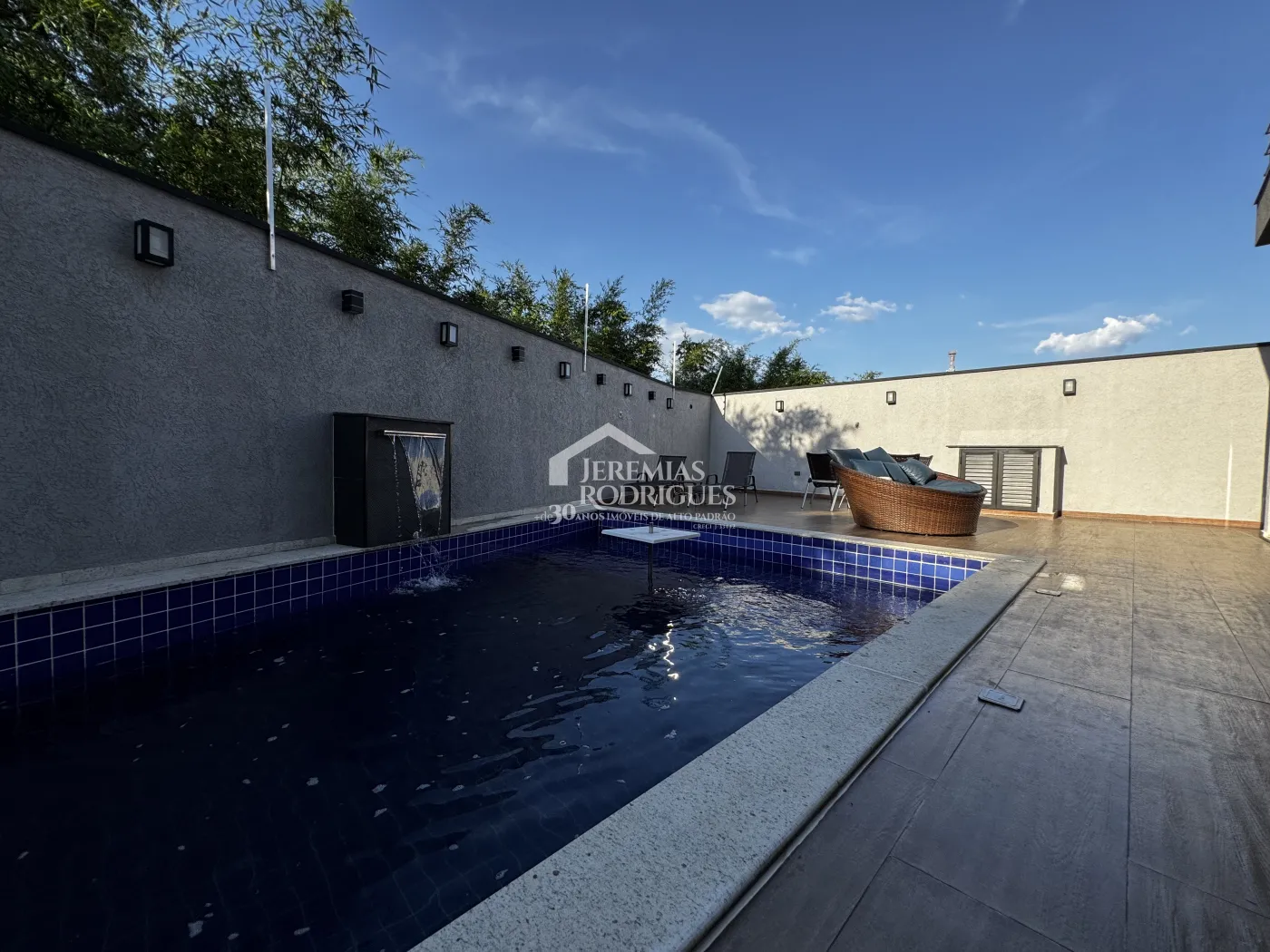 Casa com 3 dormitórios, 267 m² - Condomínio Parque das Araucárias - Tremembé/SP.