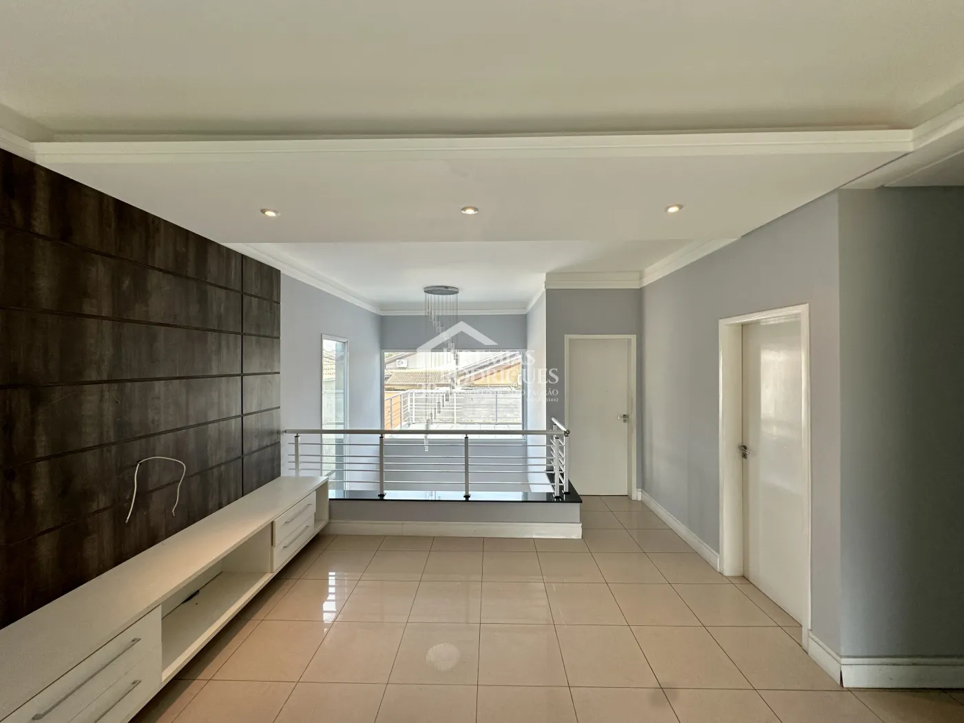 Sobrado com 3 dormitórios, 302 m2 - Condomínio Campos do Conde II - Tremembé/SP.