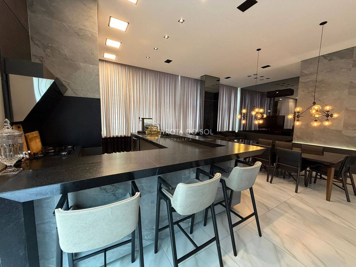 Apartamento Mobiliado 4 Suítes à Venda Meia Praia Itapema SC