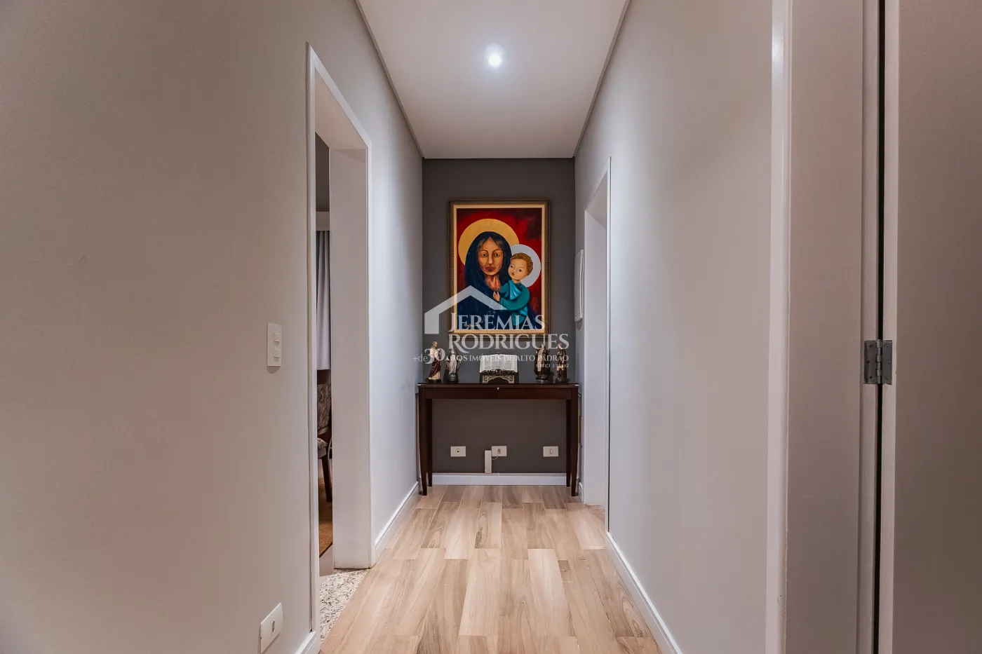 Casa com 4 dormitórios à venda, 330 m² - Parque da Mantiqueira - Santo Antônio do Pinhal/SP