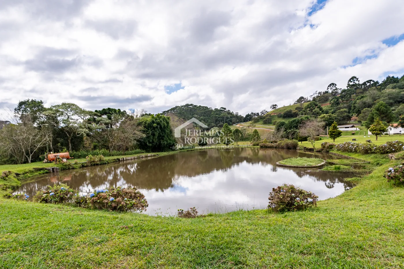 Fazenda com 2.904.000 m² - Sapucaí-Mirim - MG
