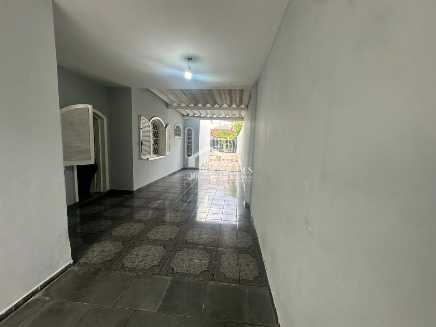 Casa para venda e locação com 3 dormitórios no bairro Jardim Residencial Doutor Lessa em Pindamonhangaba/SP