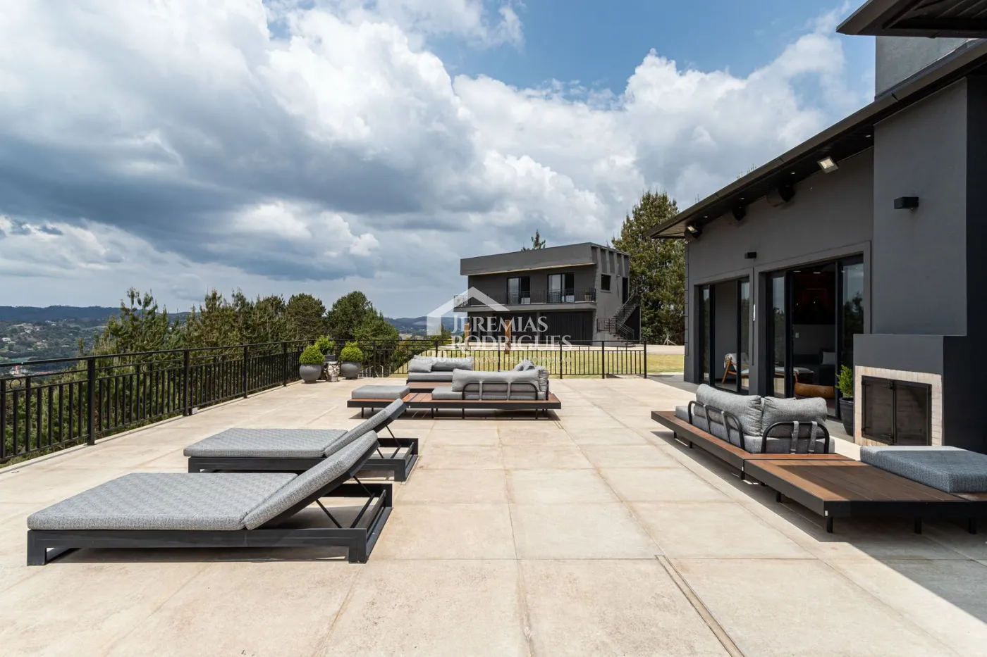 Casa para venda com 5 dormitórios no Residencial Estrelas da Mantiqueira em Campos do Jordão/SP