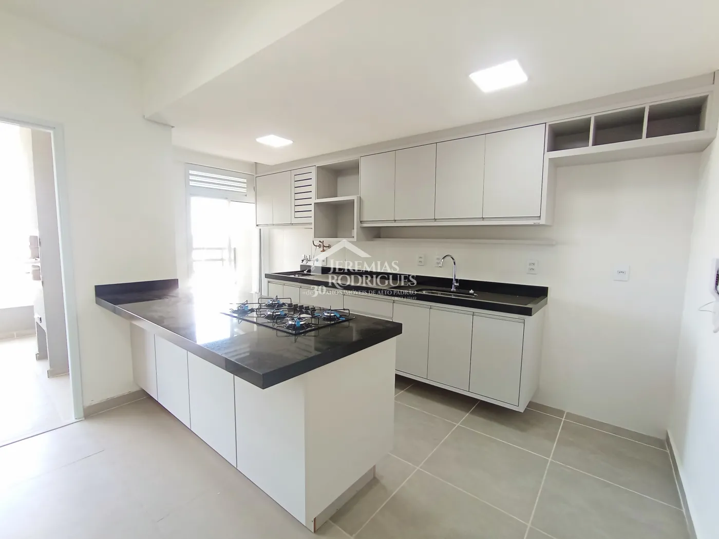 Apartamento à venda com 3 dormitórios, 119 m² no Edifício Residencial Elegance em Taubaté/SP.