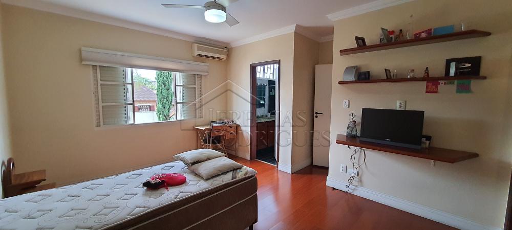 Casa à venda com 4 suítes no bairro Jardim das Nações em Taubaté/SP.