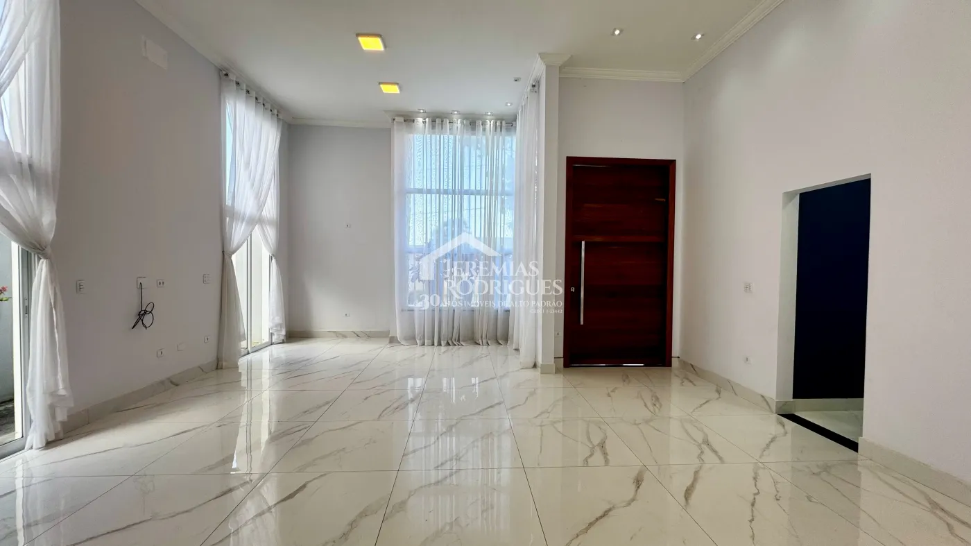 Casa para venda com 3 suítes no Condomínio Reserva dos Lagos em Pindamonhangaba/SP