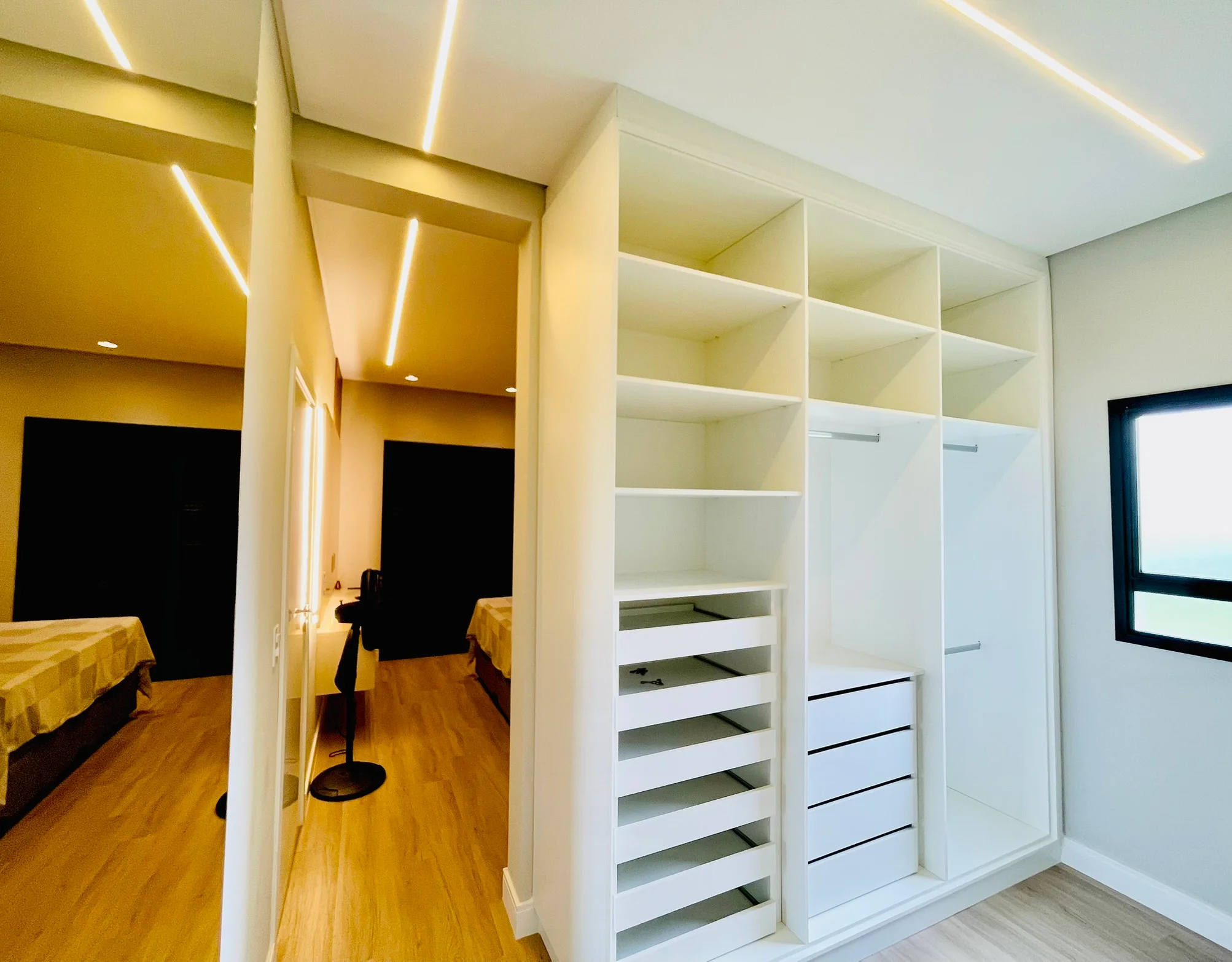 Casa à venda com 4 dormitórios no Condomínio Cyrela Landscape em Taubaté/SP. 