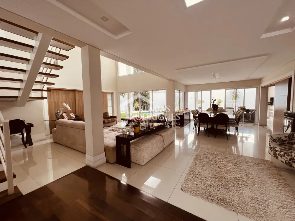 Casa com 6 quartos, 500 m² - Taubaté Village - Taubaté/SP