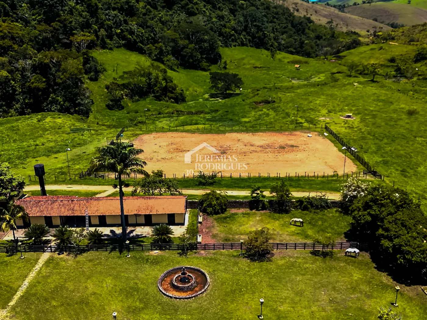 Fazenda à venda com 919,6 hectares em Cachoeira Paulista/SP.