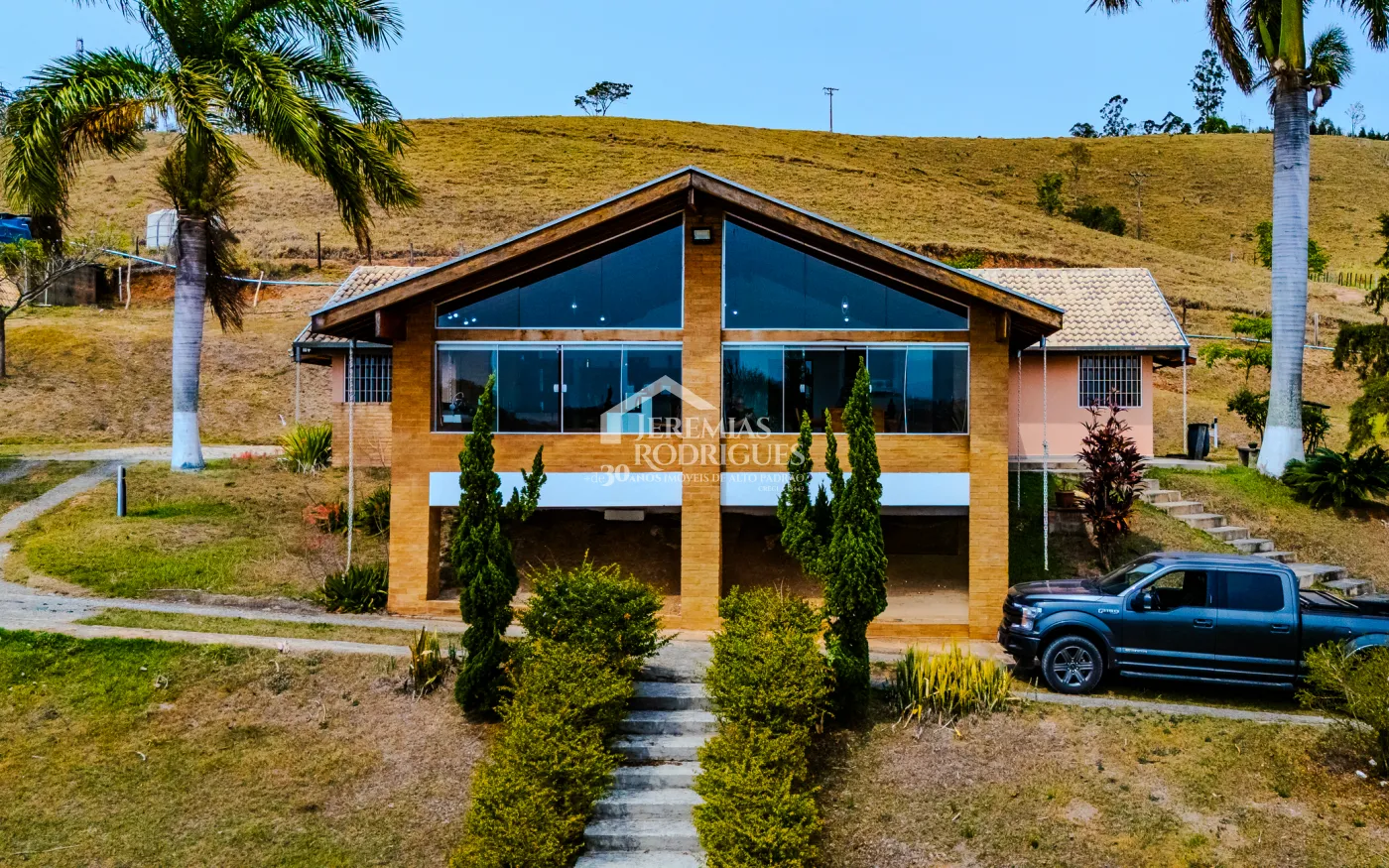 Sítio à venda em Caçapava/SP.